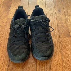 Under Armour All black sneakers Running sneakers